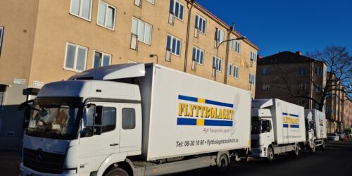 3 st flyttbilar